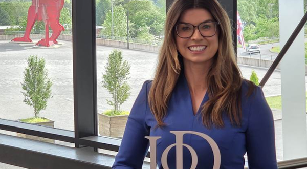 Mrs Buckét founder wins IoD award